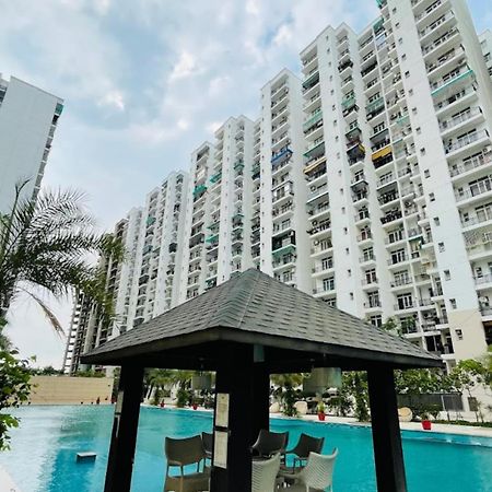 Downtown Delight Apartment Lucknow Ngoại thất bức ảnh