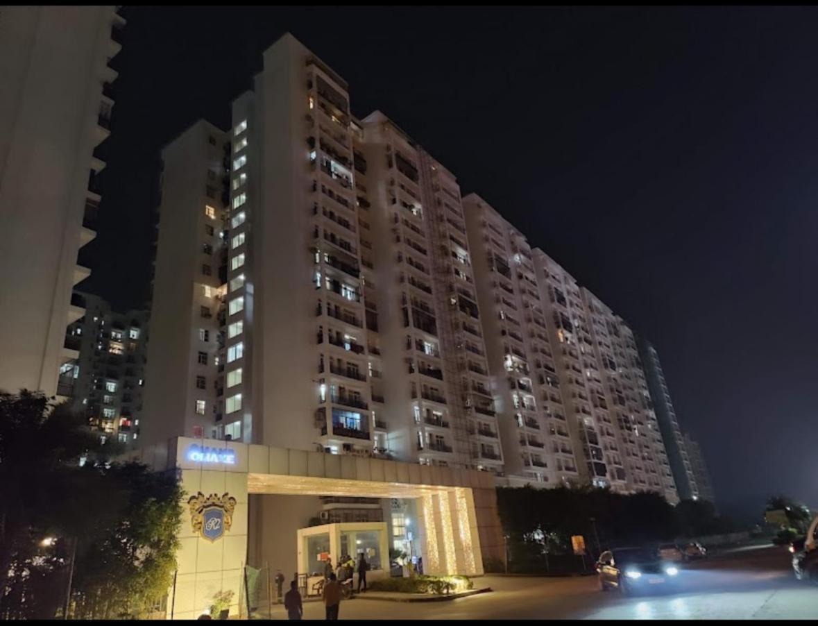 Downtown Delight Apartment Lucknow Ngoại thất bức ảnh