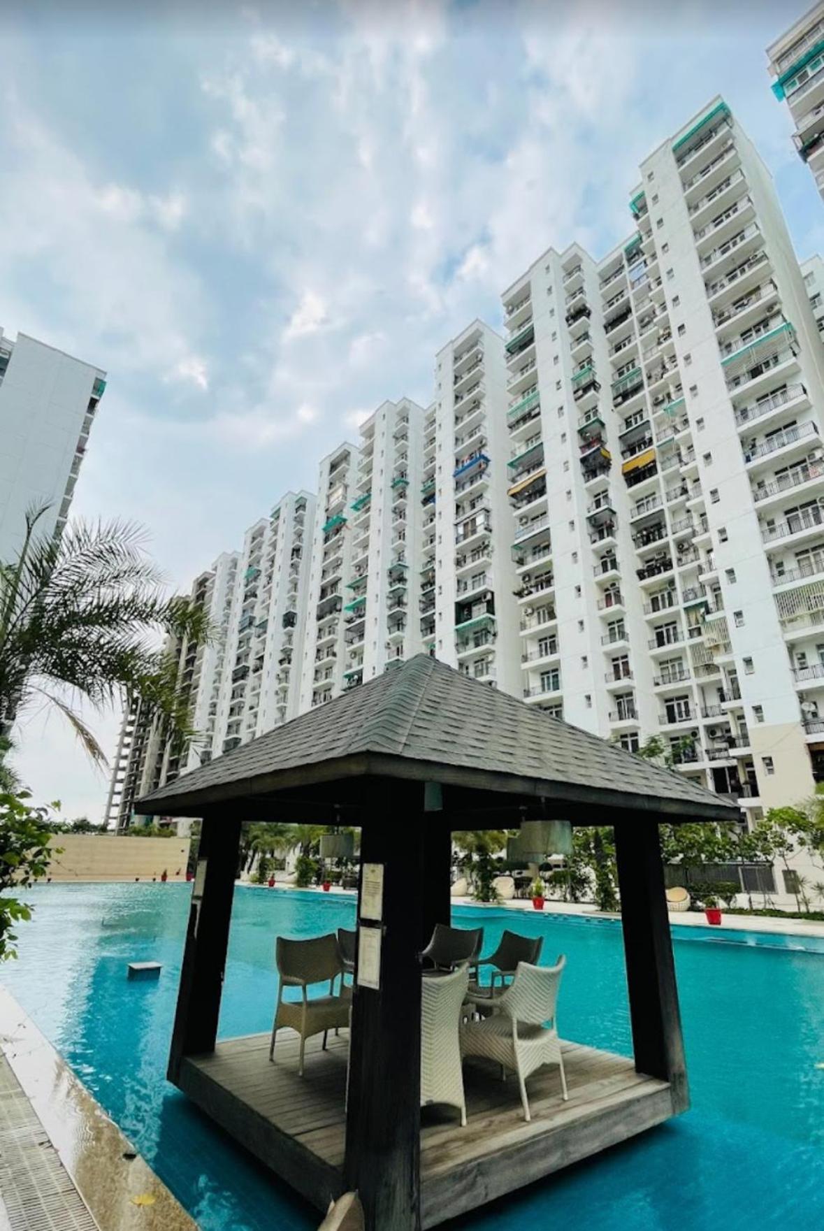Downtown Delight Apartment Lucknow Ngoại thất bức ảnh
