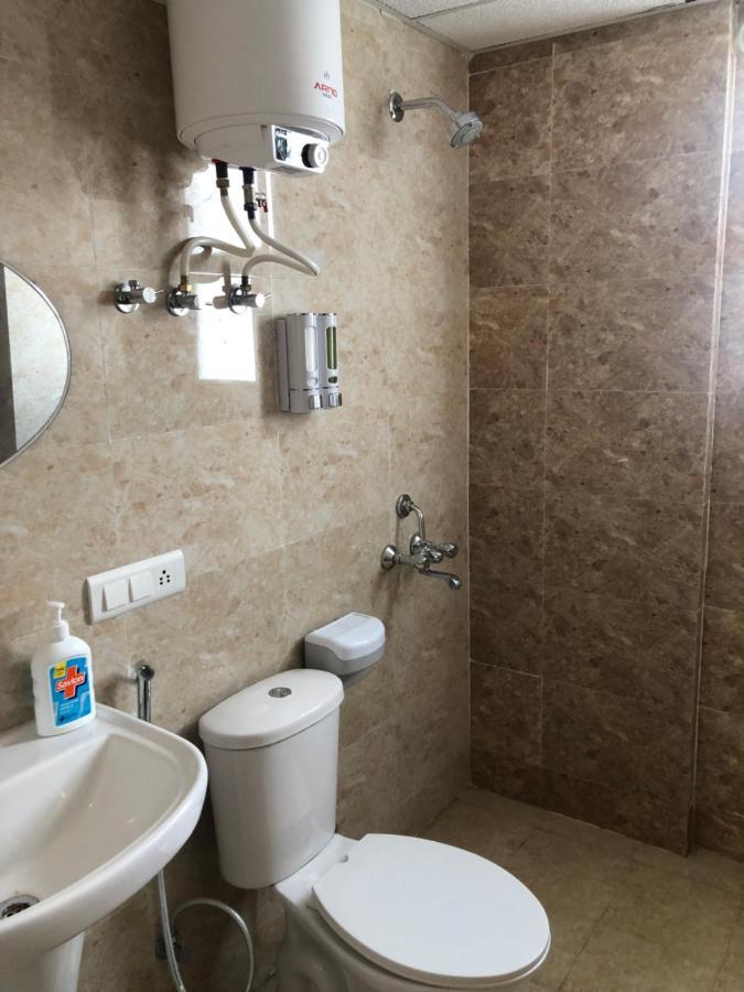 Downtown Delight Apartment Lucknow Ngoại thất bức ảnh